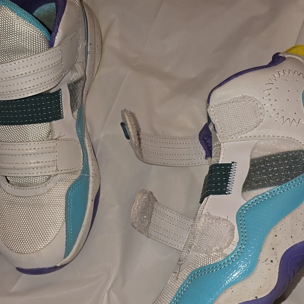 AND1 Boys Velcro White, Teal, Yellow, Purple Basketball Sneakers Size 6